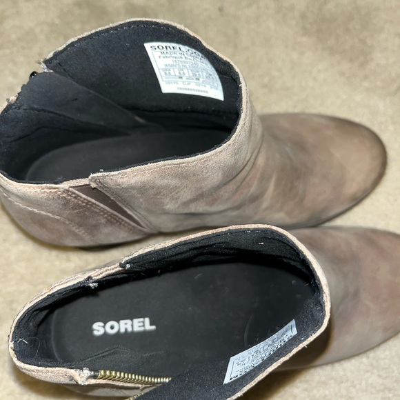 SOREL Joan of Arctic Wedge III Chelsea Booties Omega Taupe, Wet Sand size 8.5 - Picture 4 of 6